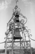 trois cloches : cloche de 1599, cloche de 1681, cloche de 1902