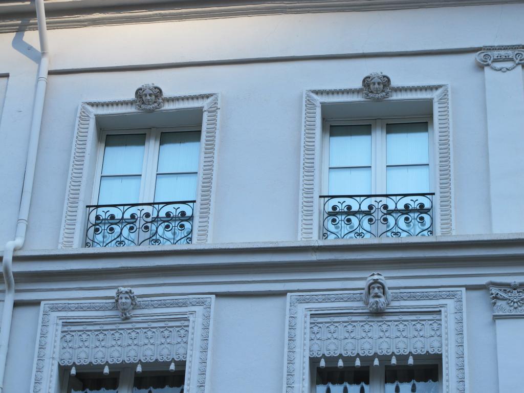 grand hôtel Bonnemaison actuellement résidence palais d'Etigny