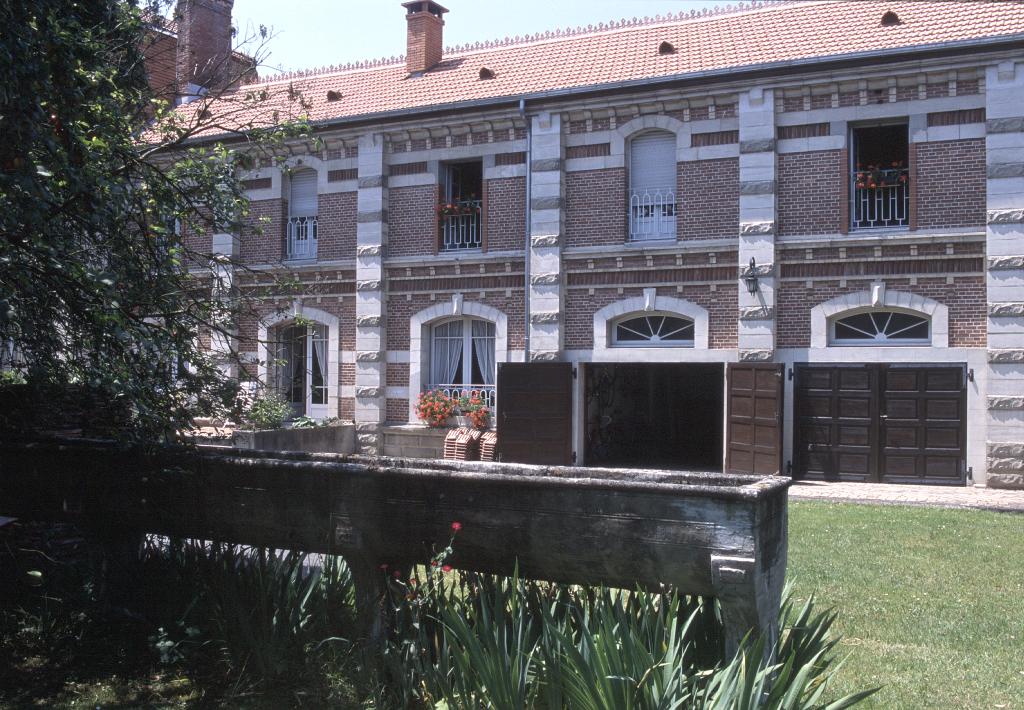 écuries de la Villa Oustau