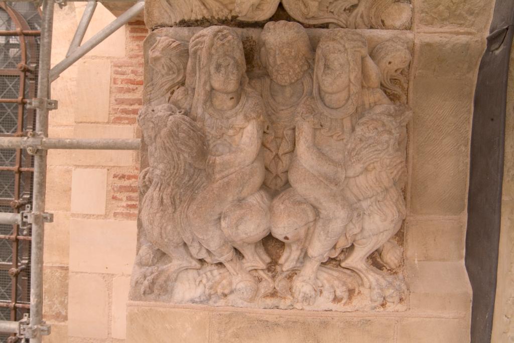 Abbaye de chanoines de saint Augustin, dite basilique Saint-Sernin, actuellement église paroissiale