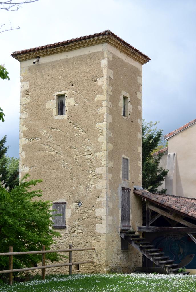 château, puis école des Frères de l'Instruction Chrétienne de Ploërmel, puis école ménagère agricole, aujourd'hui lycée d'enseignement général, technologique et agricole d'Auch Beaulieu-Lavacant