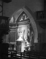 décor de la chapelle de la Vierge : autel, retable, 3 statues : Vierge à l'Enfant, Saint Joseph, Saint Dominique, 4 statuettes : Saint Joachim, Sainte Anne et la Vierge, Sainte Elisabeth, Sainte Germaine, tableau : Sainte Catherine