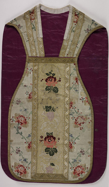 Chasuble blanche avec voile de calice et bourse de corporal (n° 40)