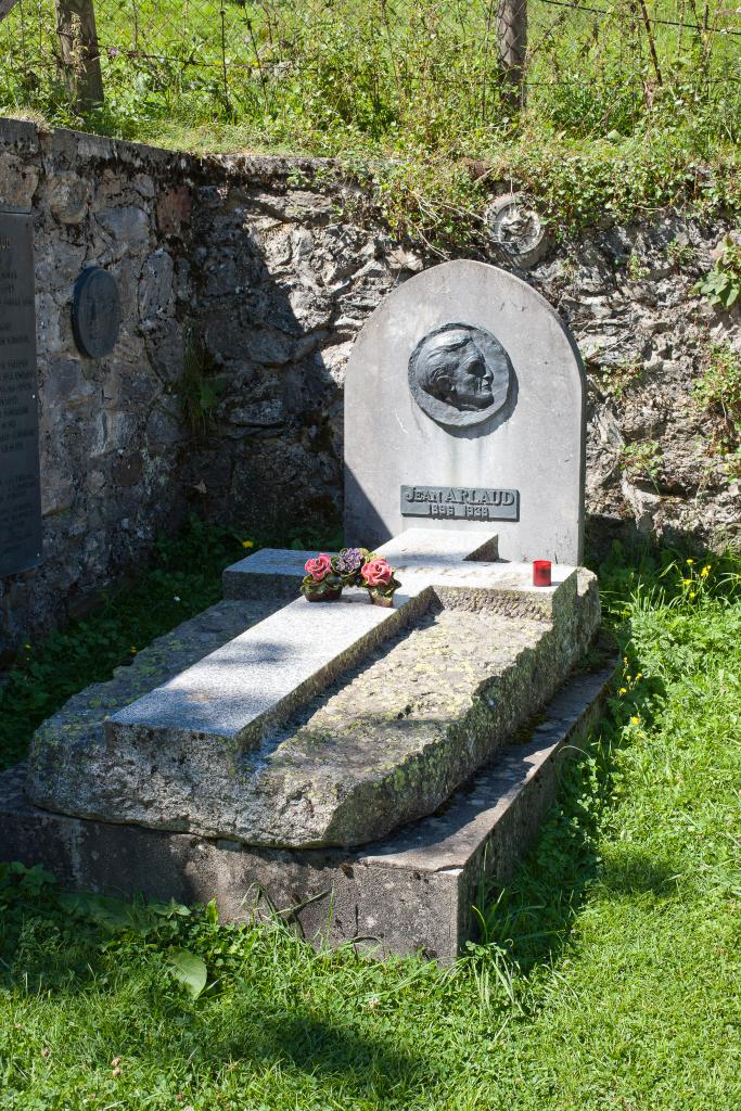 tombeau de Jean Arlaud