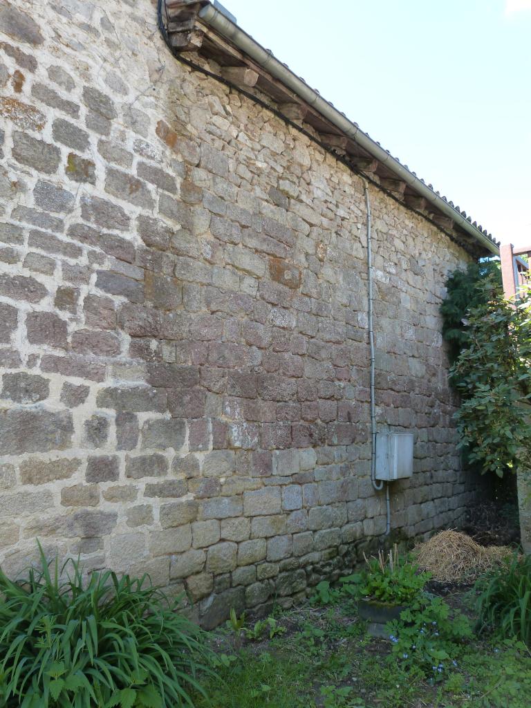 ensemble fortifié : château et fort villageois
