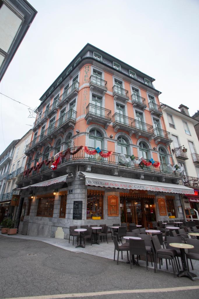 Pension, puis Hôtel de Paris, actuellement Hôtel-café Le Bois Joli