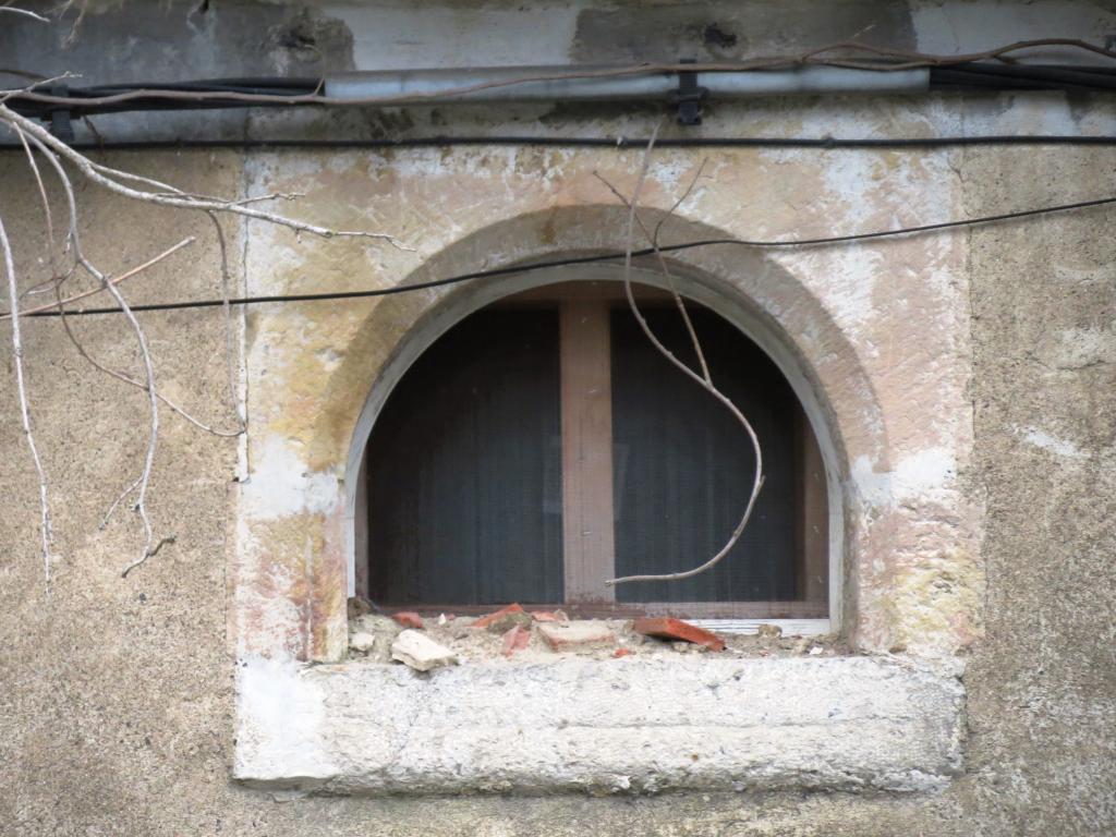 maisons modernes et contemporaines avec remploi médiéval à Lagrasse