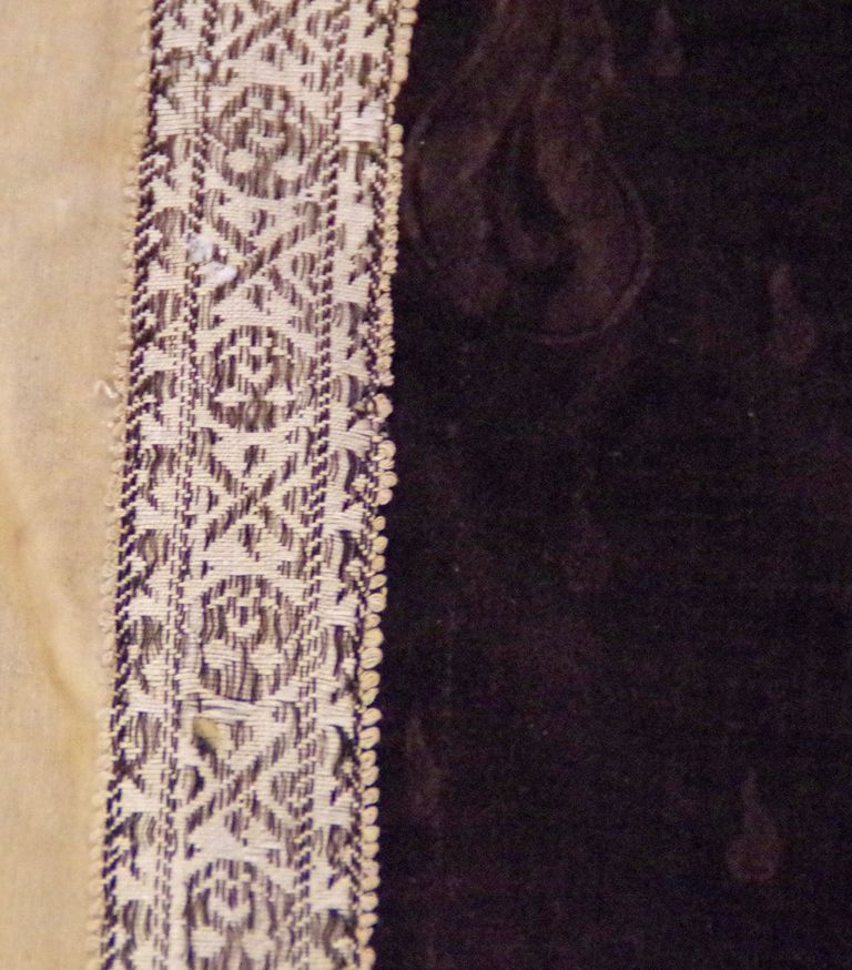 Présentation des textiles de l'église Saint-Joseph du Mazel