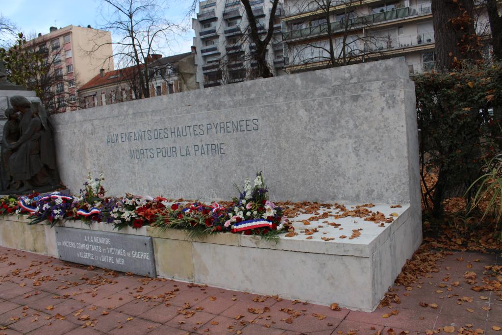 monument en souvenir des enfants du Département morts au Champ d'Honneur