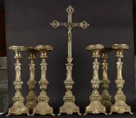 garniture d'autel : croix et six chandeliers