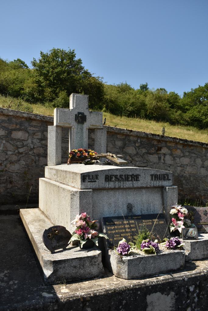 cimetière de Saint-Mayme