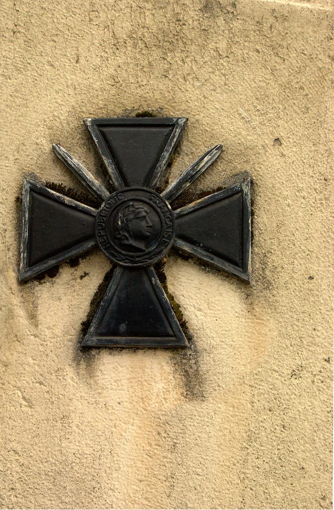 monument aux morts de la guerre de 1914-1918 et de la guerre de 1939-1945