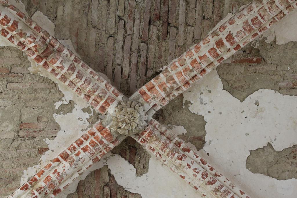 abbaye de cisterciens de Belleperche, actuellement Musée des arts de la table