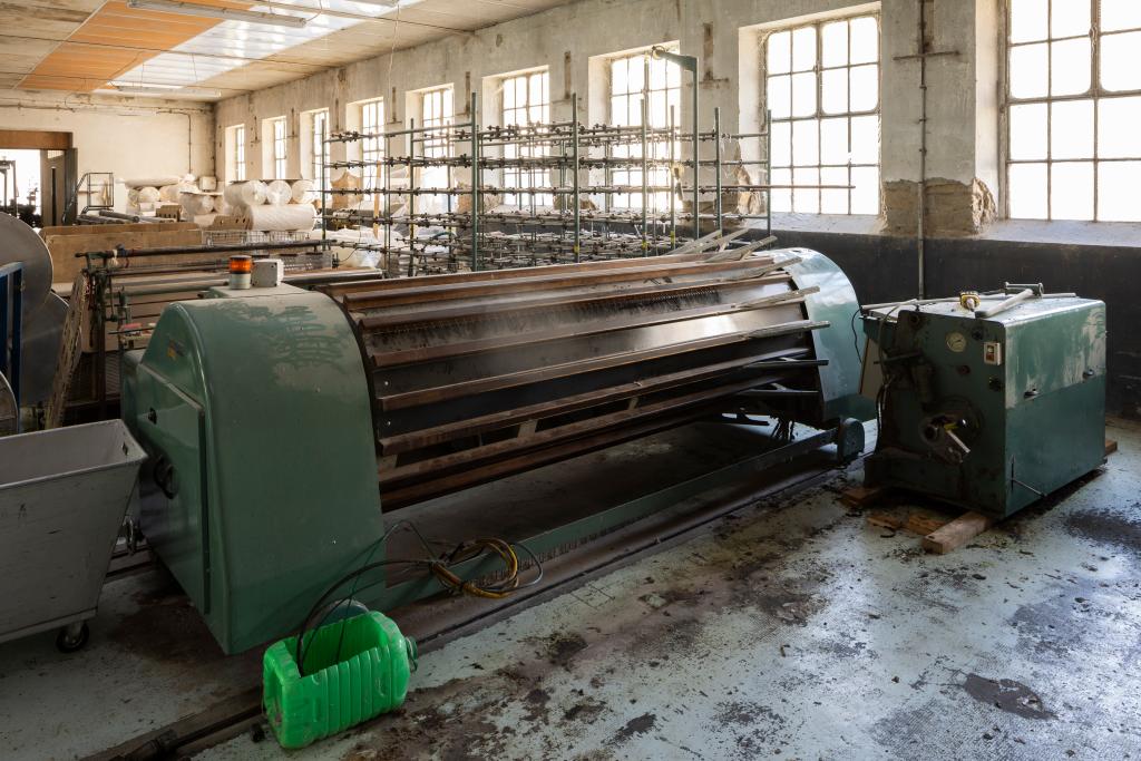 Ancienne fabrique de draps Benoit, puis Manufacture de draperies Pierre Barthès, puis tissage SA Filature et tissage J. L. Marmor, puis SARL Tissage SARTISS