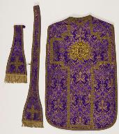 chasuble violette, trois étoles et un manipule (n° 24)