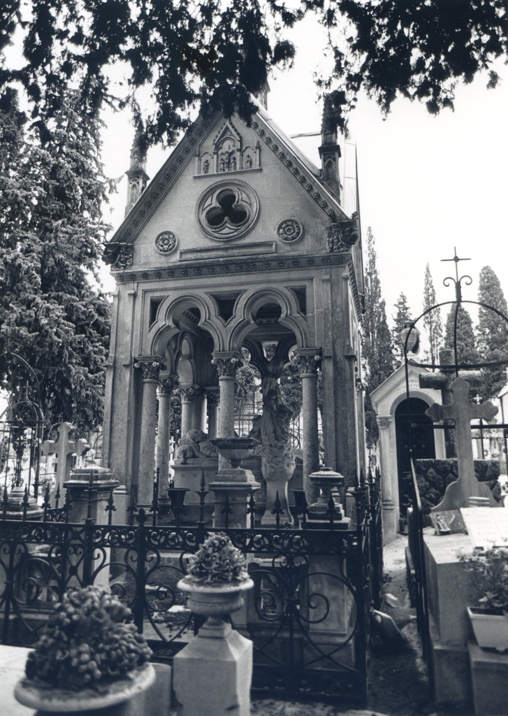 monument funéraire de la famille Sylvestre