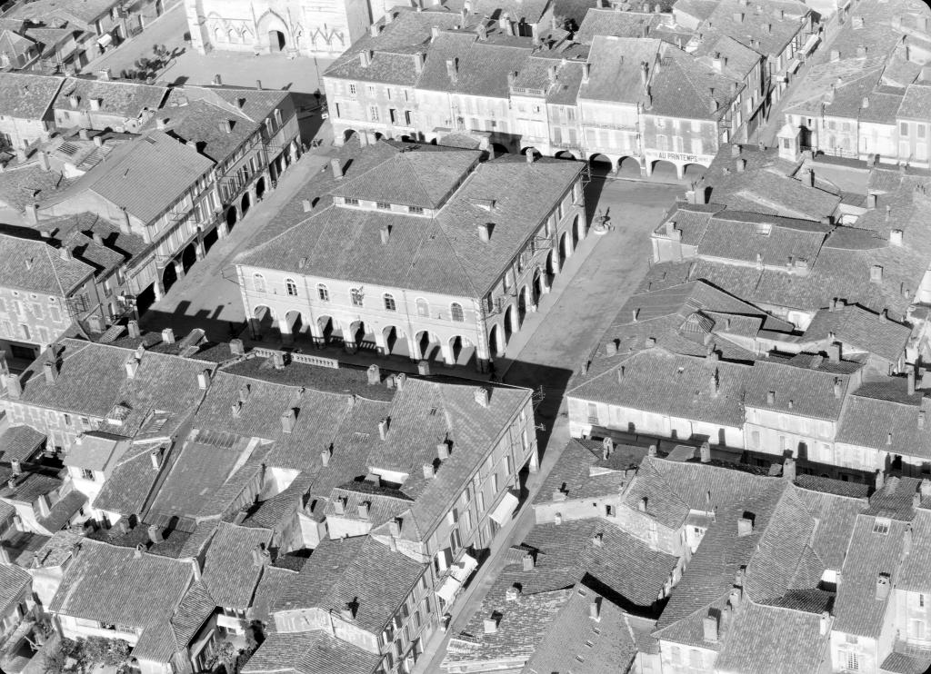 Halle-Hôtel de Ville