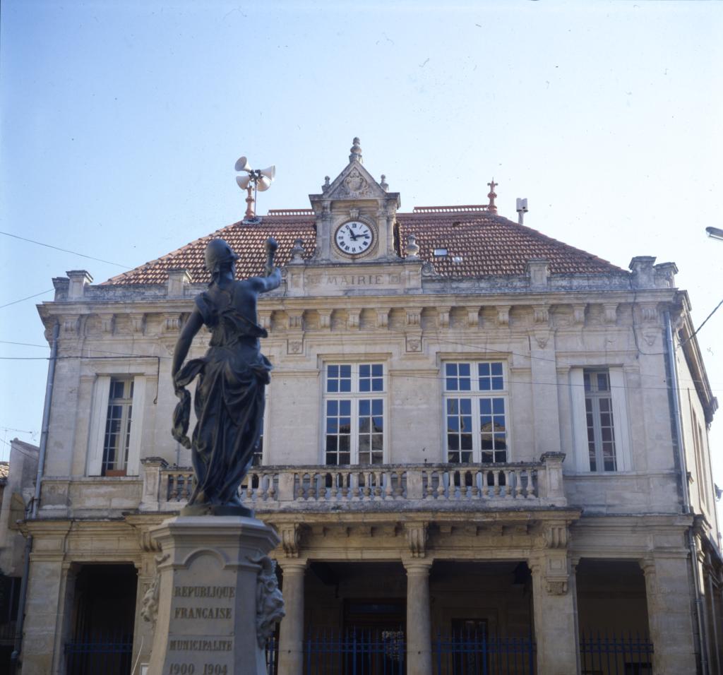 monument (monument commémoratif), fontaine monumentale, de la république