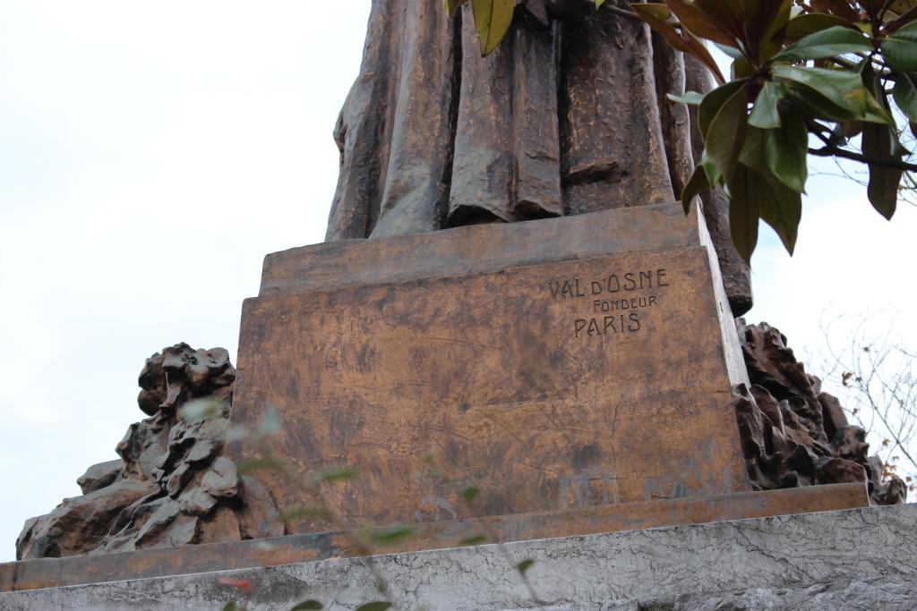 monument en souvenir des enfants du Département morts au Champ d'Honneur