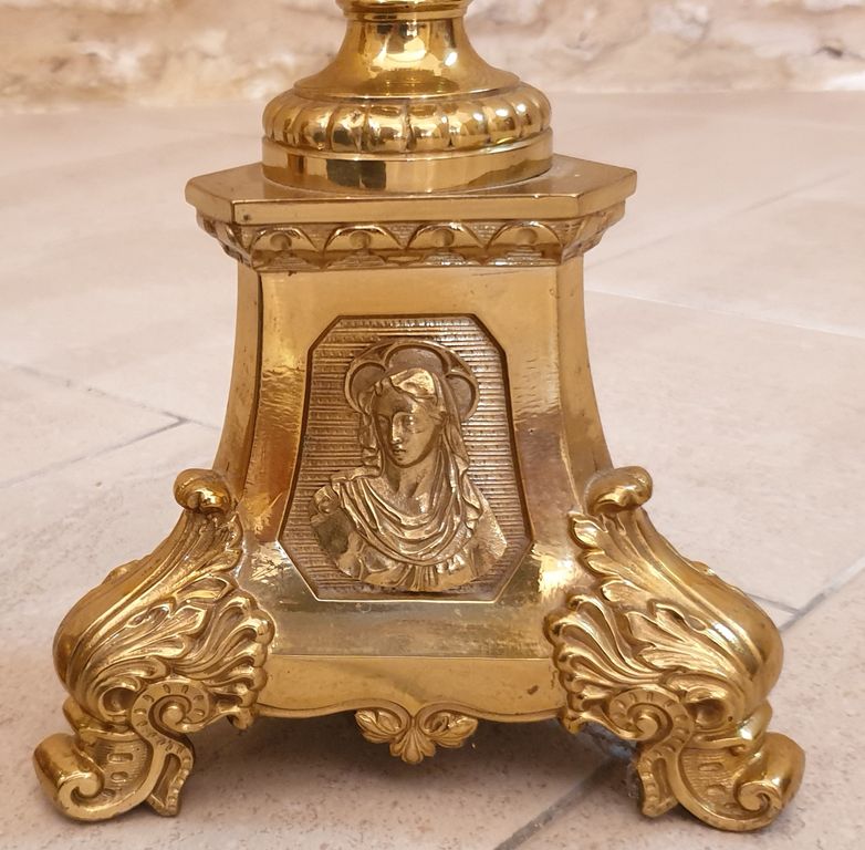 sommaire du mobilier de l'église de La Rouvière