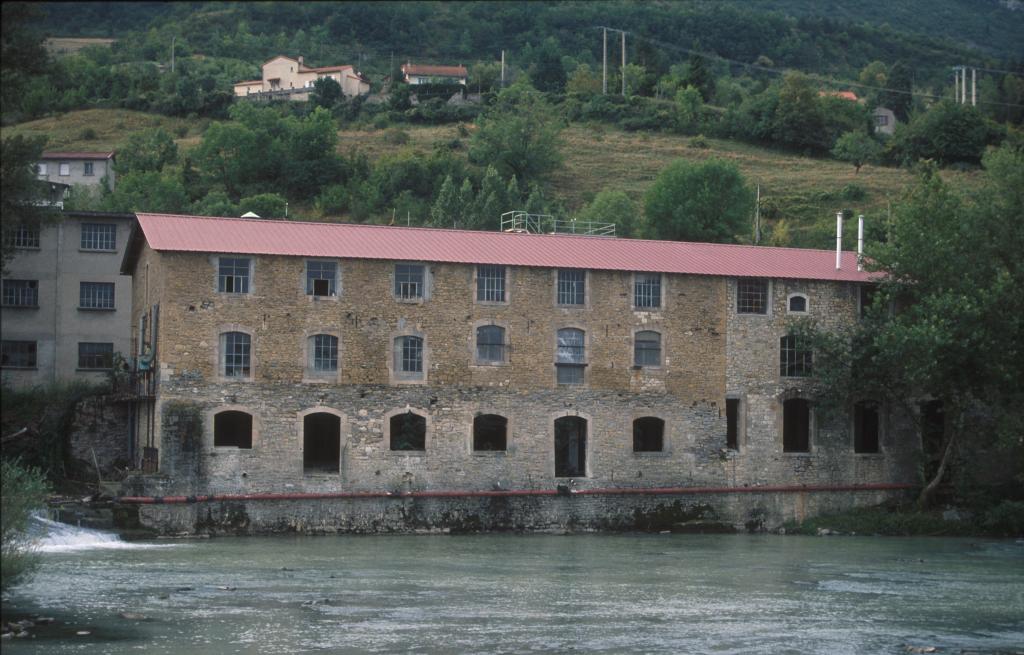 moulin à tan , chamoiserie , mégisserie , usine de délainage , usine de teinturerie dite usine Deruy La Glacière