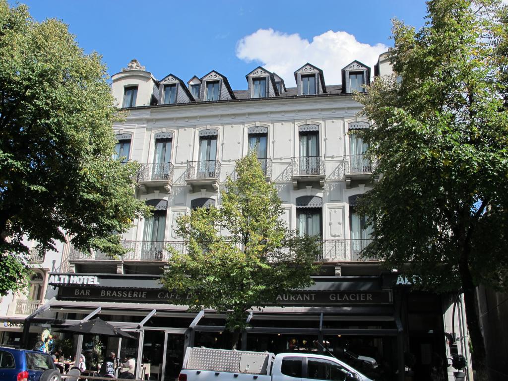 hôtel du Commerce puis de la Paix actuellement hôtel Alti