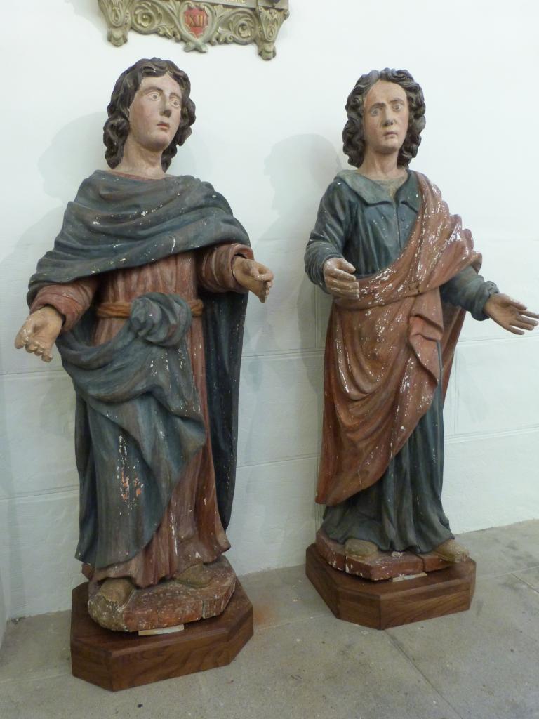deux statues (petite nature) : Saint Côme et Saint Damien