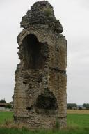 Monument : pile funéraire romaine