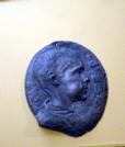 Relief en bronze : portrait d'enfant