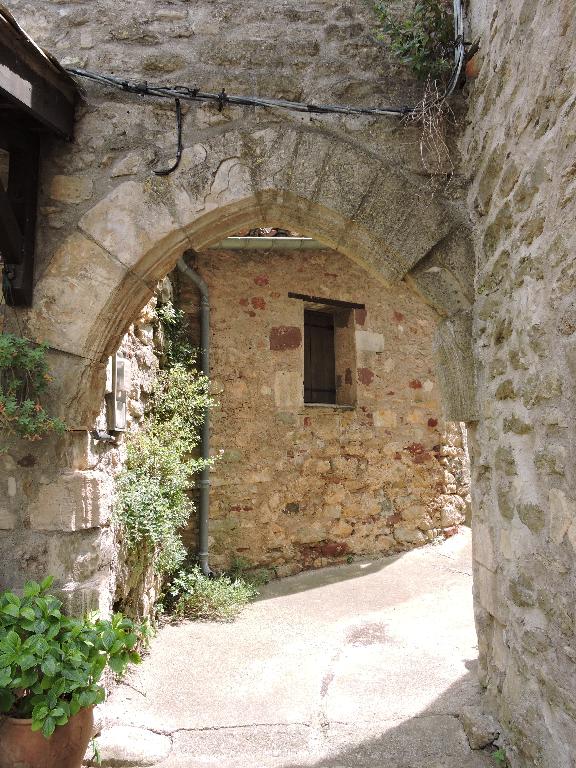 écart : bourg castral de Boussagues