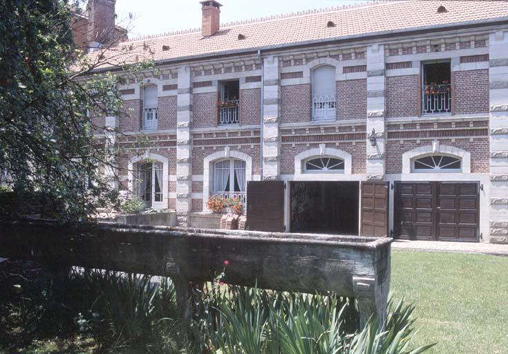écuries de la Villa Oustau