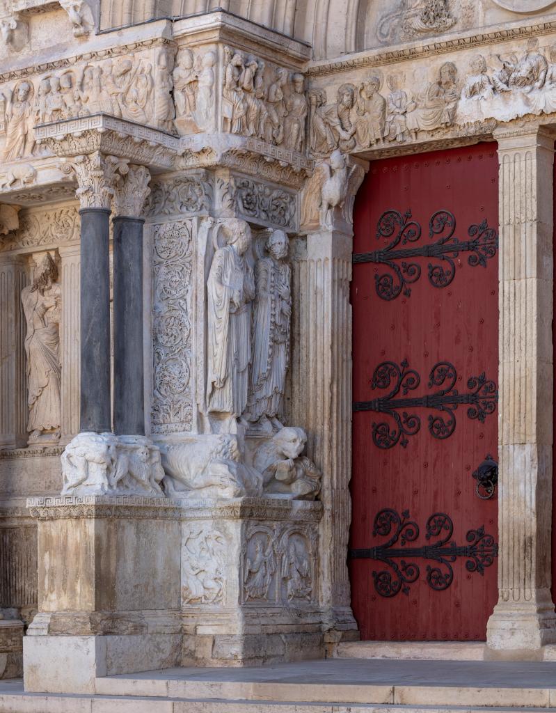 statues et hauts-reliefs du portail de Saint-Gilles