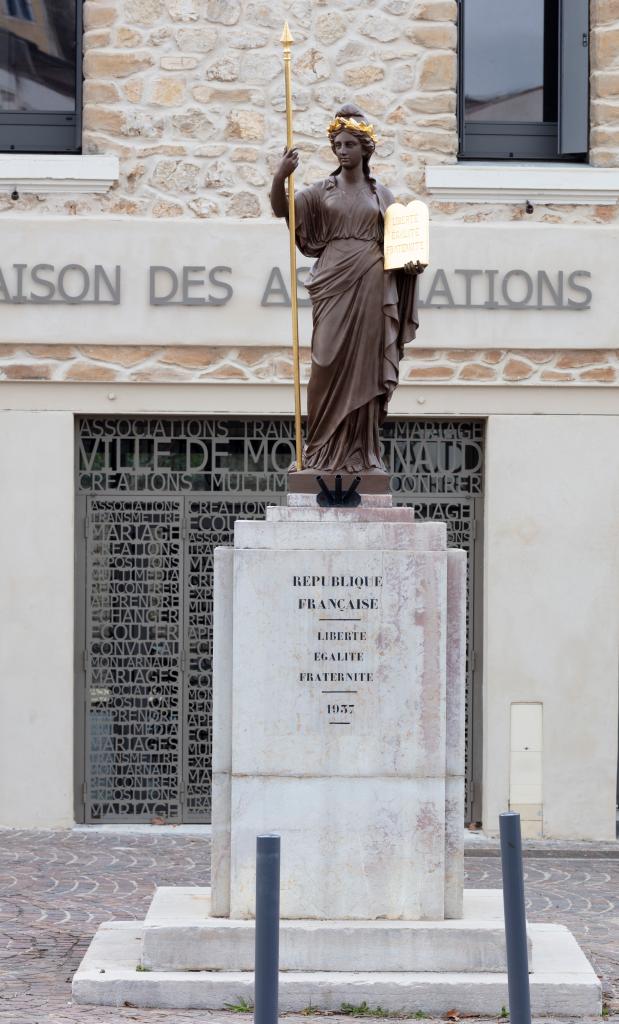 Monument (monument commémoratif), fontaine monumentale, République ou Marianne à la Constitution