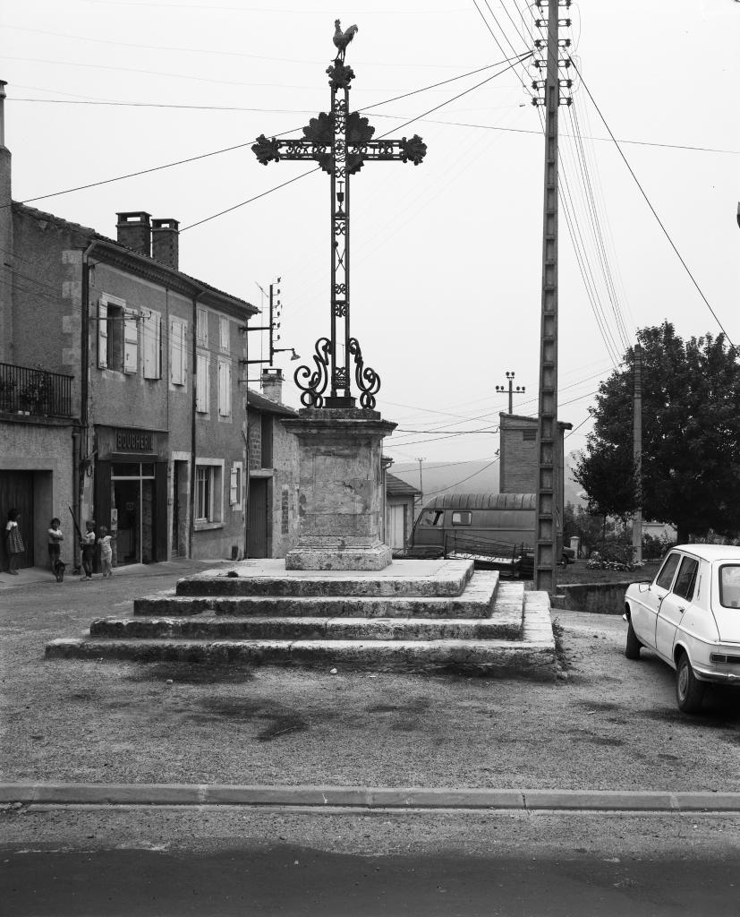 croix monumentale dite du Faubourg