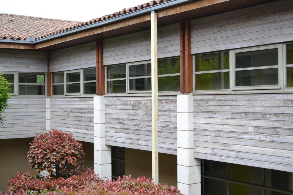 château, puis école des Frères de l'Instruction Chrétienne de Ploërmel, puis école ménagère agricole, aujourd'hui lycée d'enseignement général, technologique et agricole d'Auch Beaulieu-Lavacant