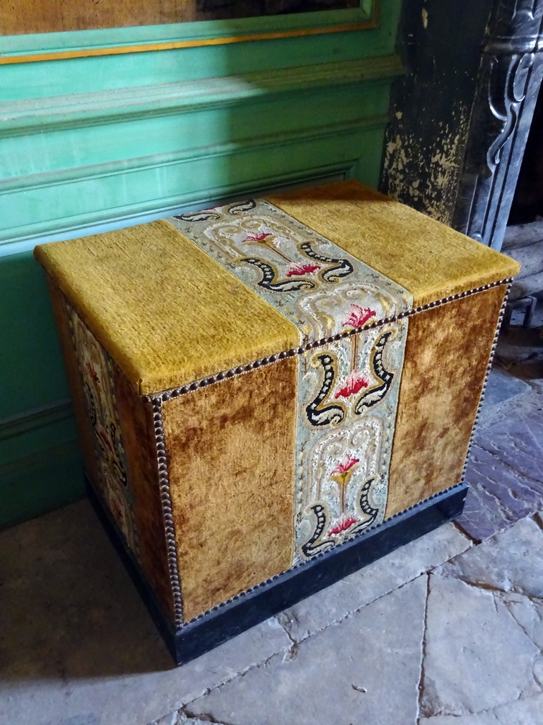 Le mobilier du salon vert