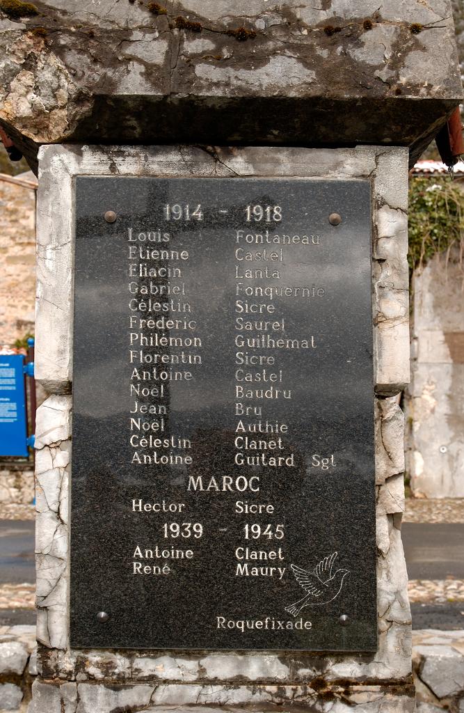 monument aux morts de la guerre de 1914-1918, de la guerre du Maroc (T. O. E.) et de la guerre de 1939-1945