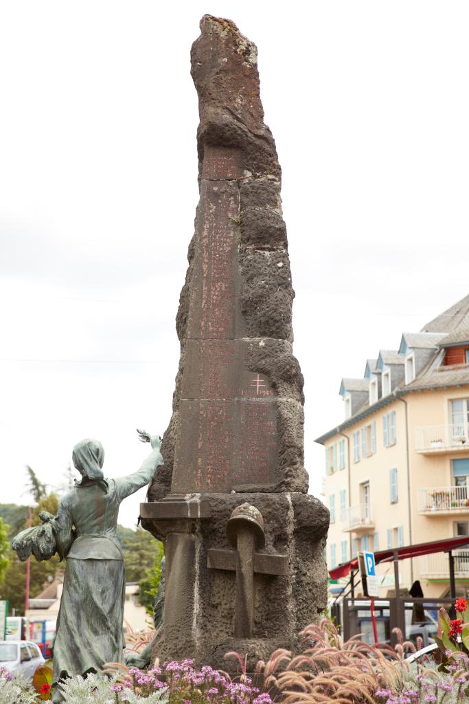 Statue d'un pâtre et son chien