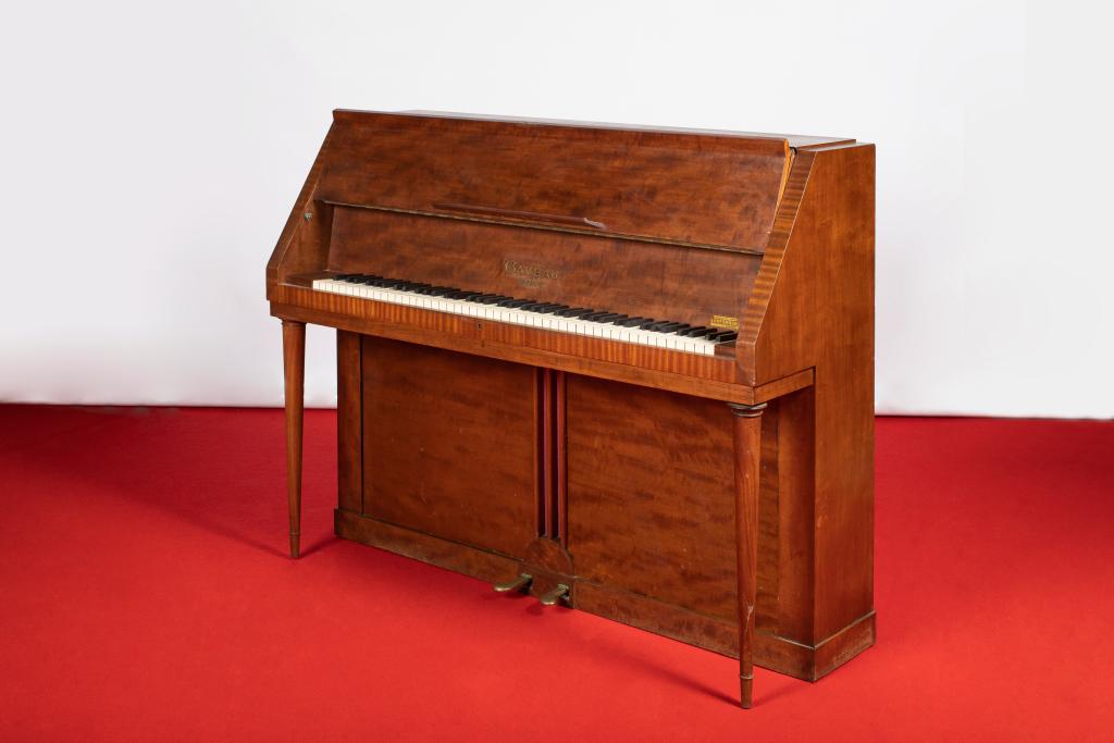 Piano droit de marque Gaveau