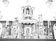 8 statuettes