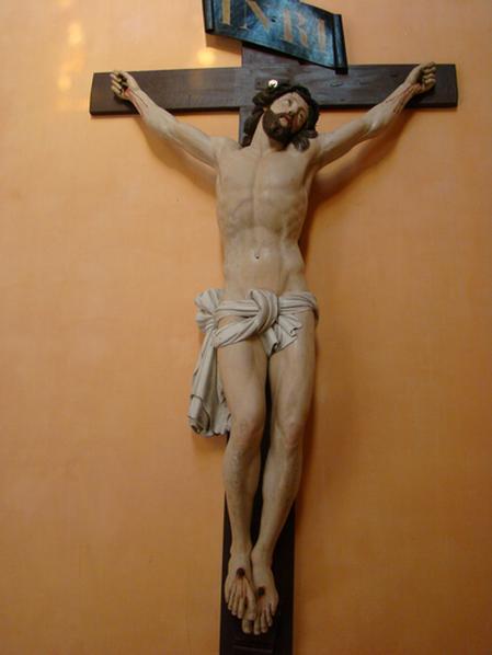 statue : Christ en croix