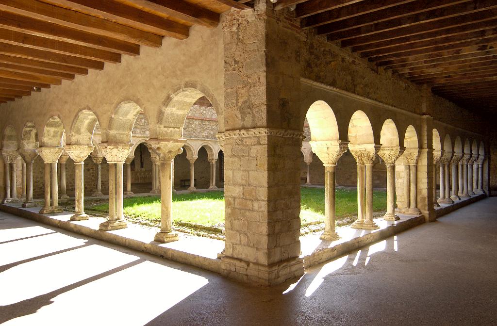 cloître de l'ancienne cathédrale de Saint-Lizier