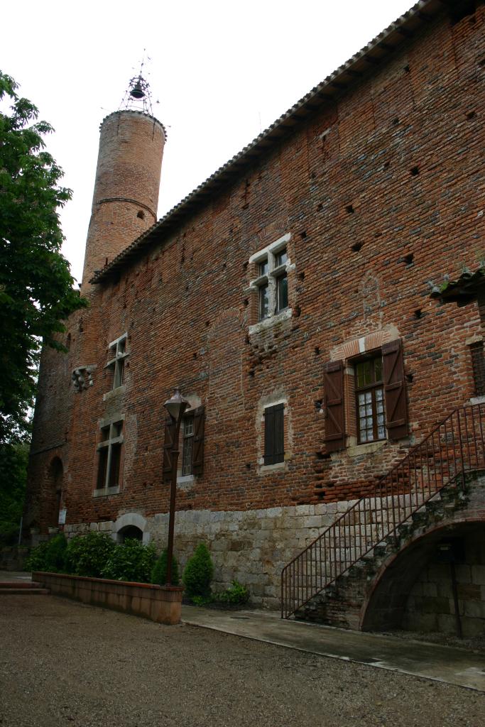 château, actuellement école