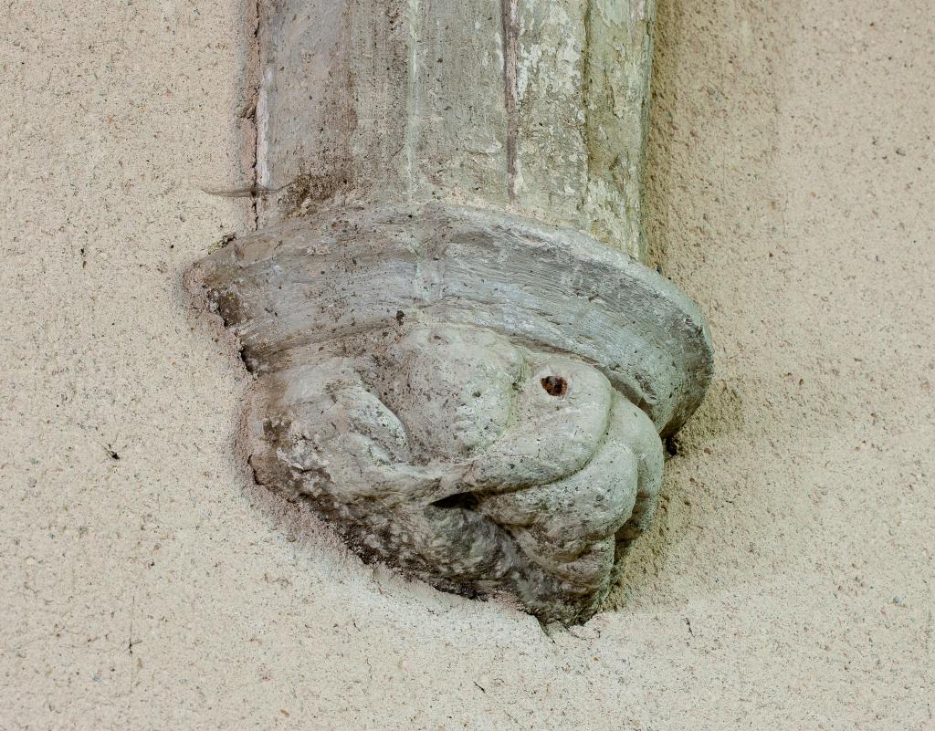 ensemble du décor porté de la chapelle saint Jean-Baptiste : 8 culots, clef de voûte