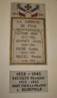 plaques commémoratives (2) des morts de la guerre de 1914-1918 et de la guerre de 1939-1945