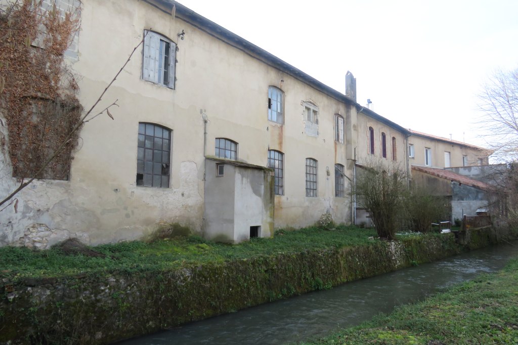fabrique de peigne en corne et effilochage textile Jouret Frères, puis tissage AJM