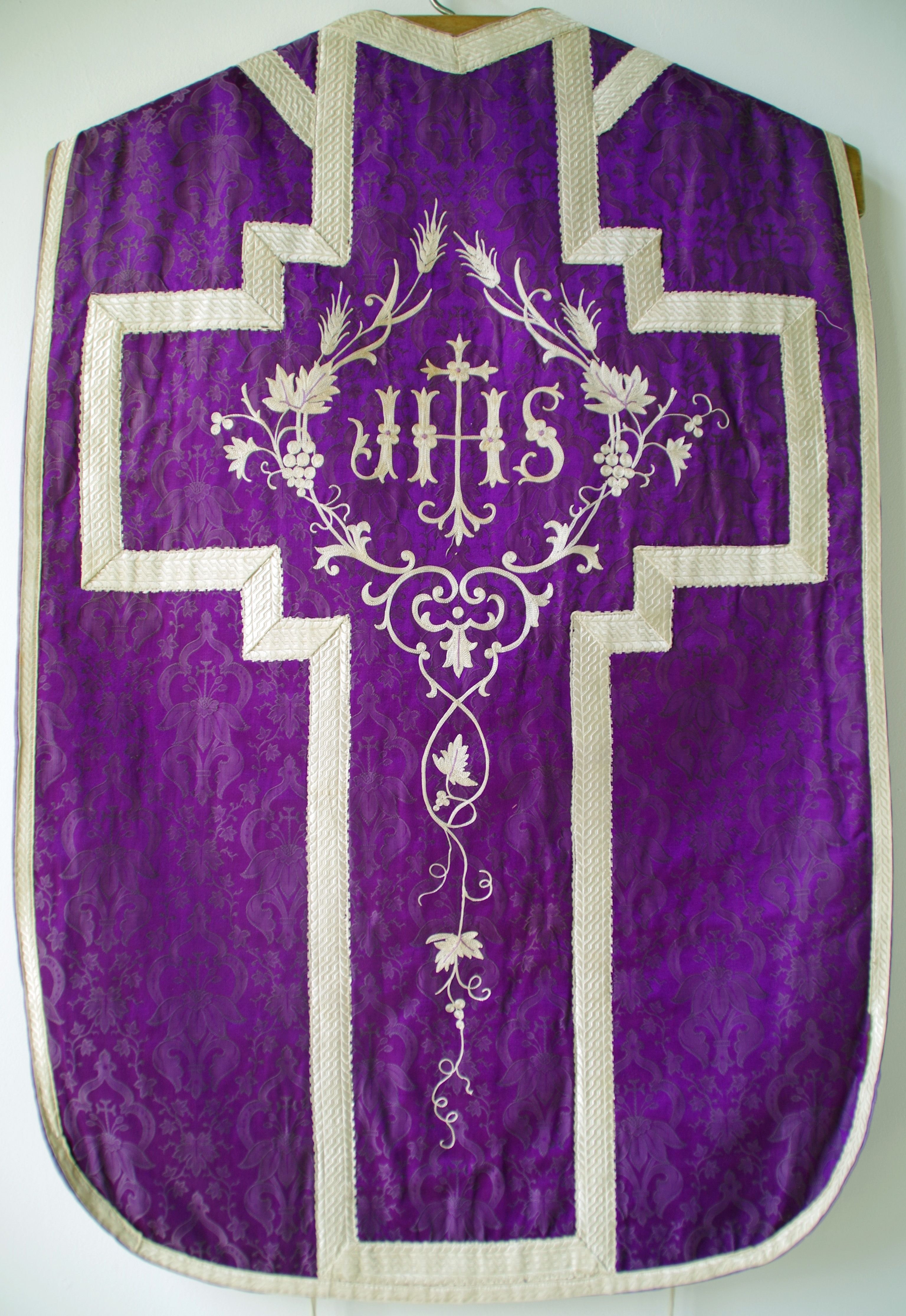 Sommaire des textiles de l'église Saint-Etienne d'Anduze