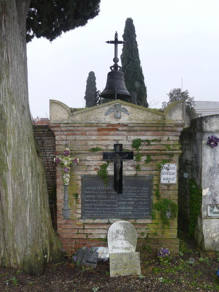 tombe des fondeurs Lévêque, trapèze C, couronne (extérieure), n°10