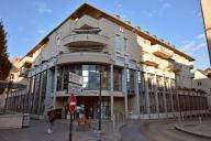 médiathèque, immeuble et parking souterrain.