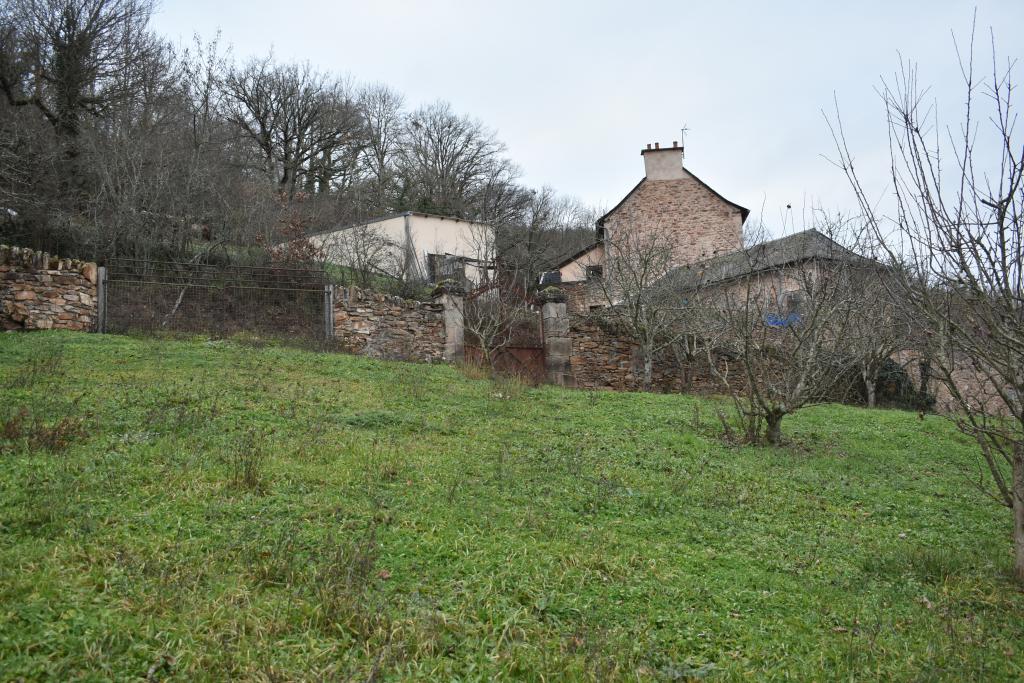 ancien cimetière d'Ampiac, aujourd'hui verger